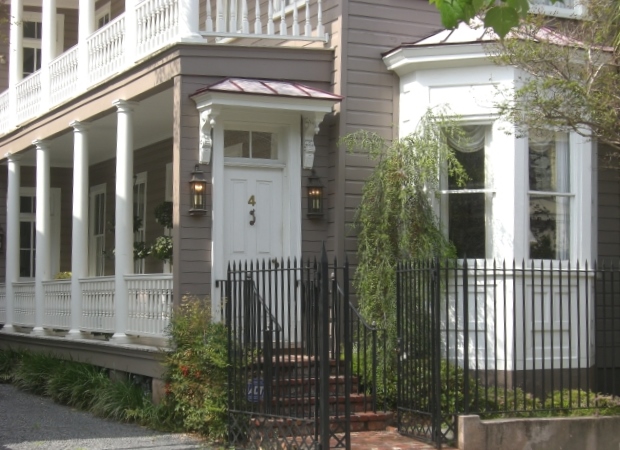 Looking straight on, you can't see the side porch.