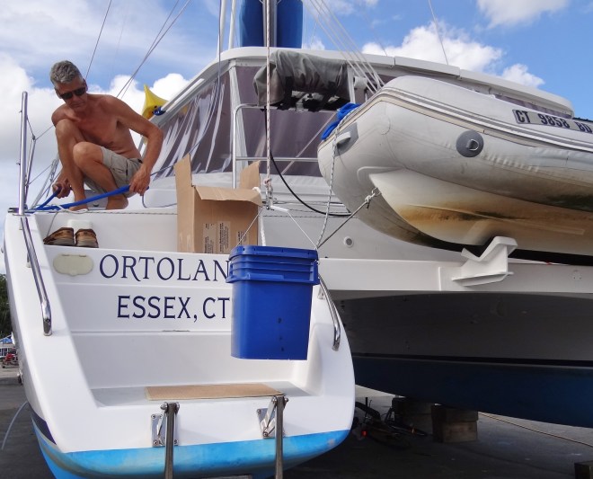 Pail o' chain gets a lift up