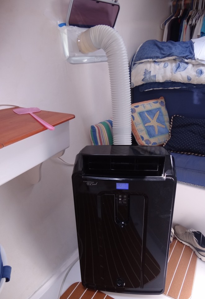 A/C in bow vented through hatch. Marvelous