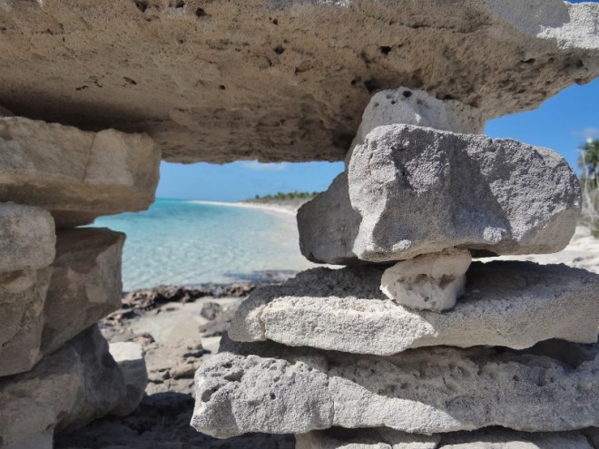 This cairn was built with a viewing window that I took advantage of.