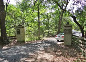 Entrance to Irvin-House and FIrefly. That's our rental car