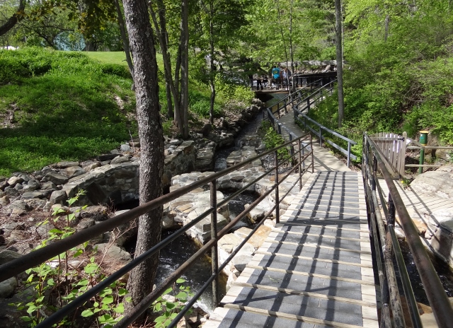 The upper Lower section of ladder