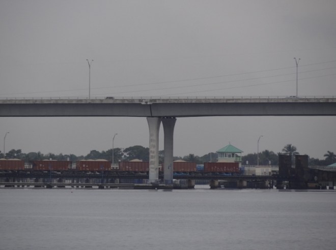Roosevelt high brdg, RR bridge , Old Roosevelt bascule. We wait our turn